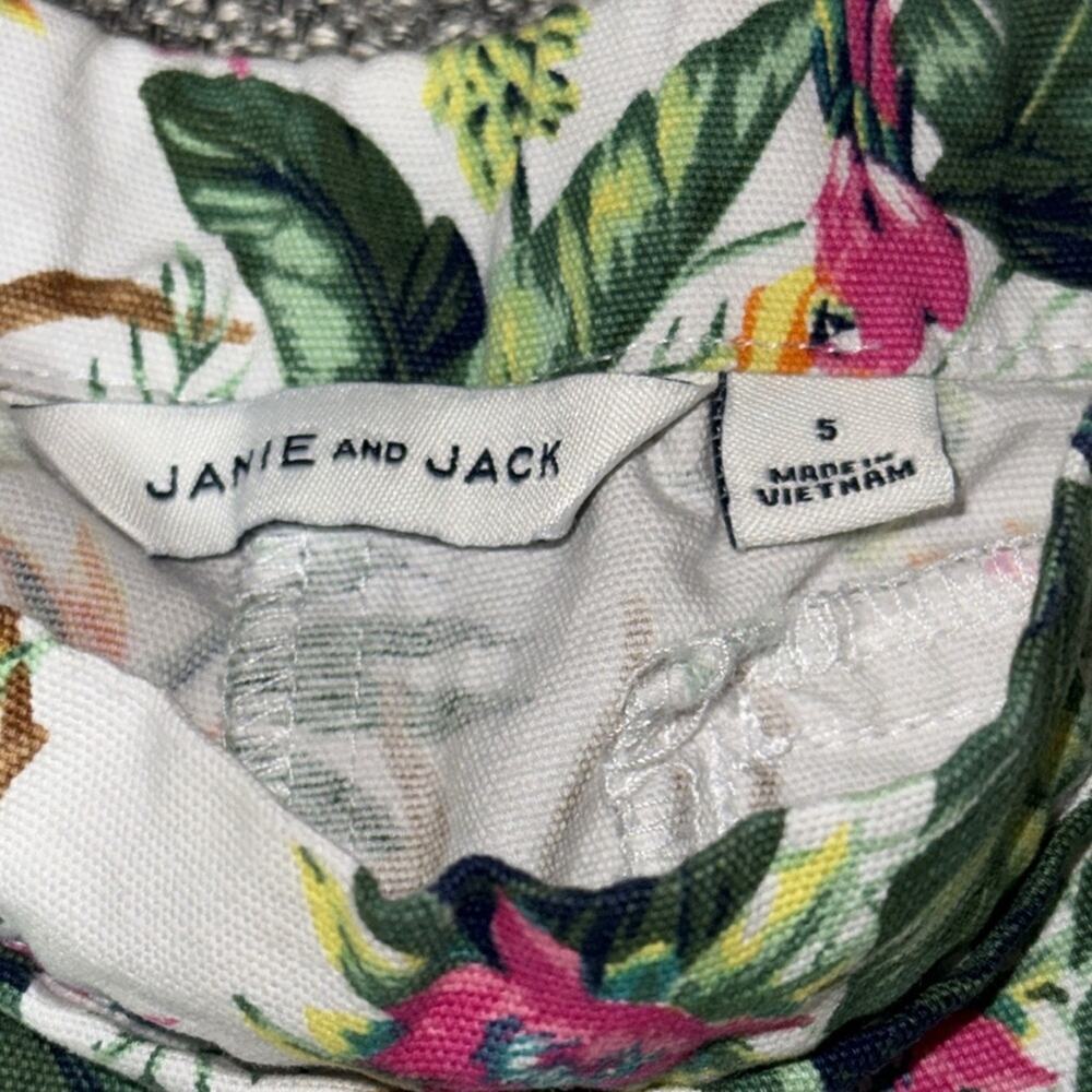 Janie and Jack white jungle print shorts size 5. - Picture 2 of 5